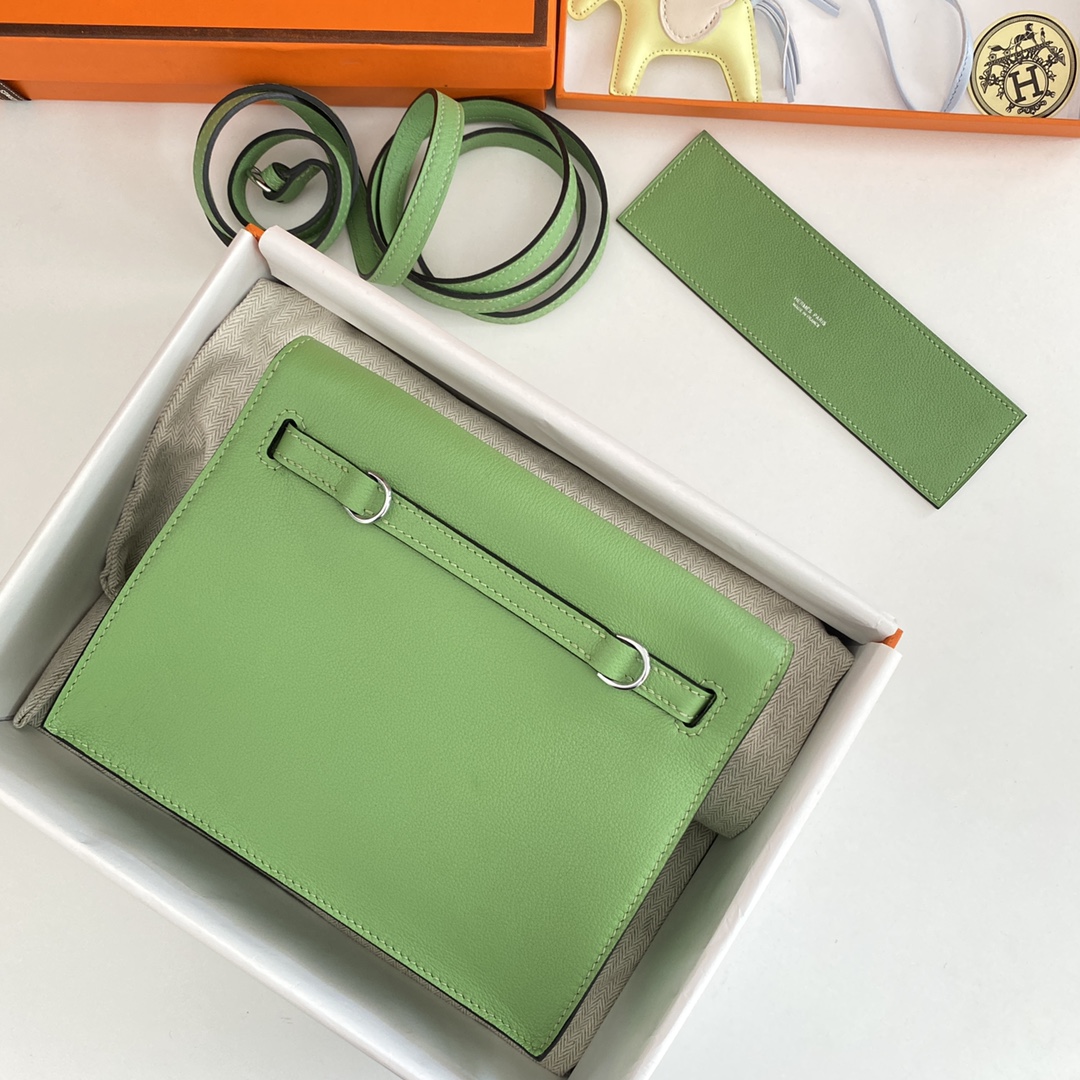 Hermes Kelly Danse Evercolor Bag In Green Kiwi Color